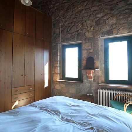 Stone House With Panoramic View Сasa de vacaciones