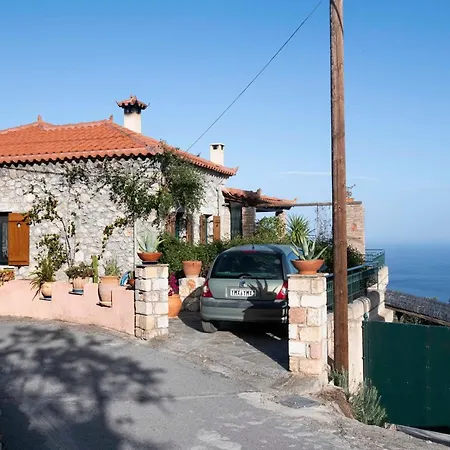 Сasa de vacaciones Stone House With Panoramic View Tirós