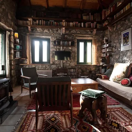 Stone House With Panoramic View Casa vacanze Tirós