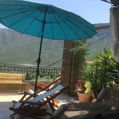 Stone House With Panoramic View Dom wakacyjny *